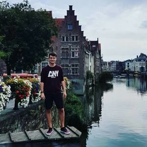 Meet your Posher, Alejandro